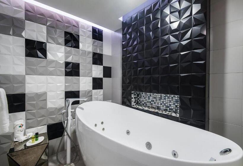 سوئیت پرزیدنت, Fch Hotel Expo Adults Only