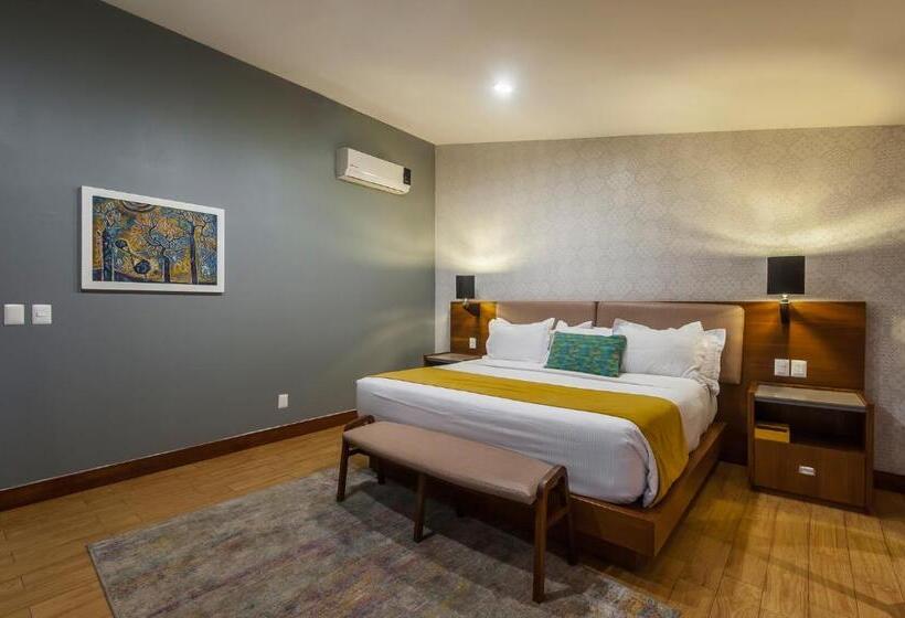 سوییت جونیور, Fch Hotel Expo Adults Only
