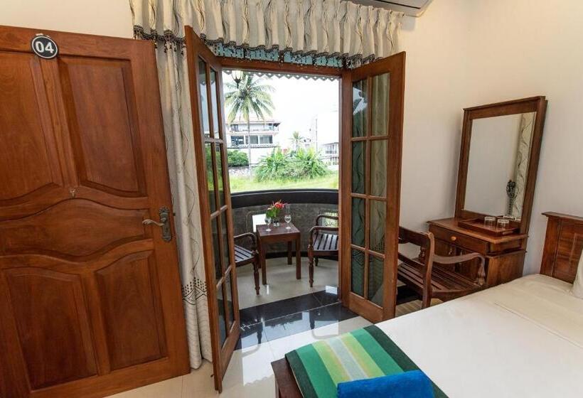 Deluxe Triple Room, Avon Villa