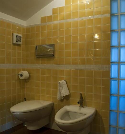سوئیت پنت هاوس, Residence Zelzar