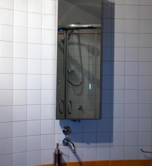 استودیوی استاندارد, Residence Zelzar