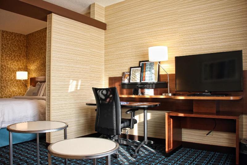 Люкс Кровать Кинг, Fairfield Inn & Suites By Marriott Reading Wyomissing
