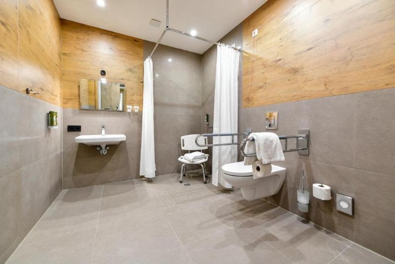 Люкс Адаптированный для Инвалидов, Holiday Inn Express & Suites Great Bend, An Ihg