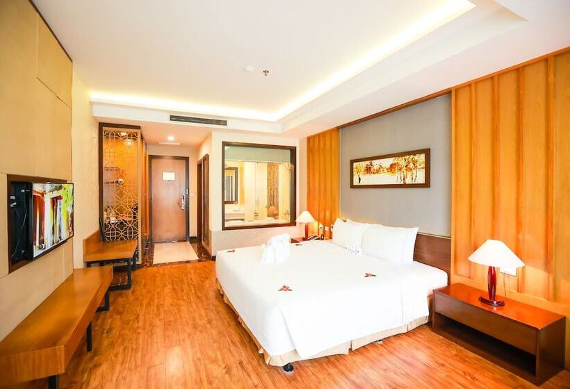 اتاق لوکس با چشم‌انداز دریا, Muong Thanh Luxury Nhat Le