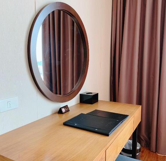 اتاق لوکس با چشم‌انداز دریا, Muong Thanh Luxury Nhat Le