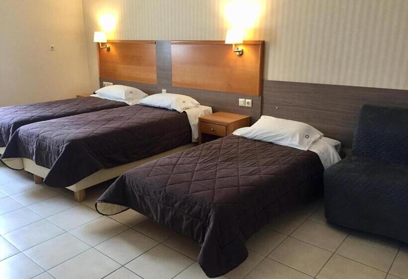 Трехместный Номер Базовый, Ostria