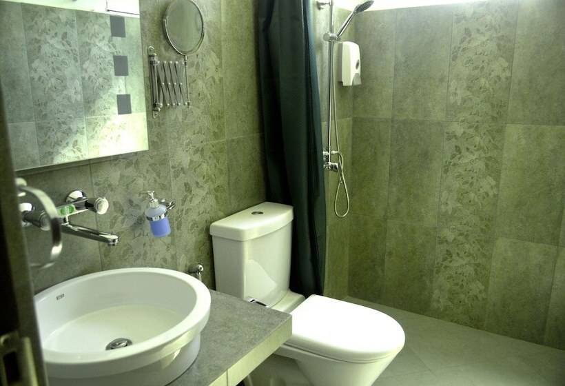 اتاق استاندارد, Villa Baywatch Rumassala