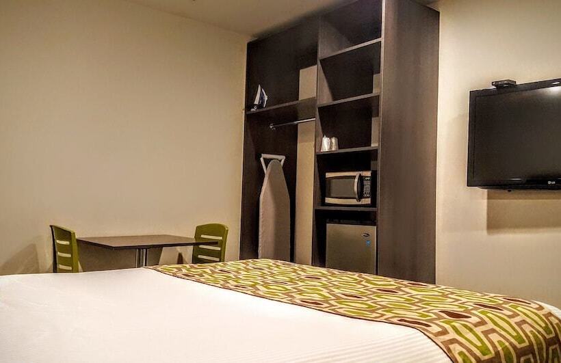 Номер Deluxe, Jewel City Inn