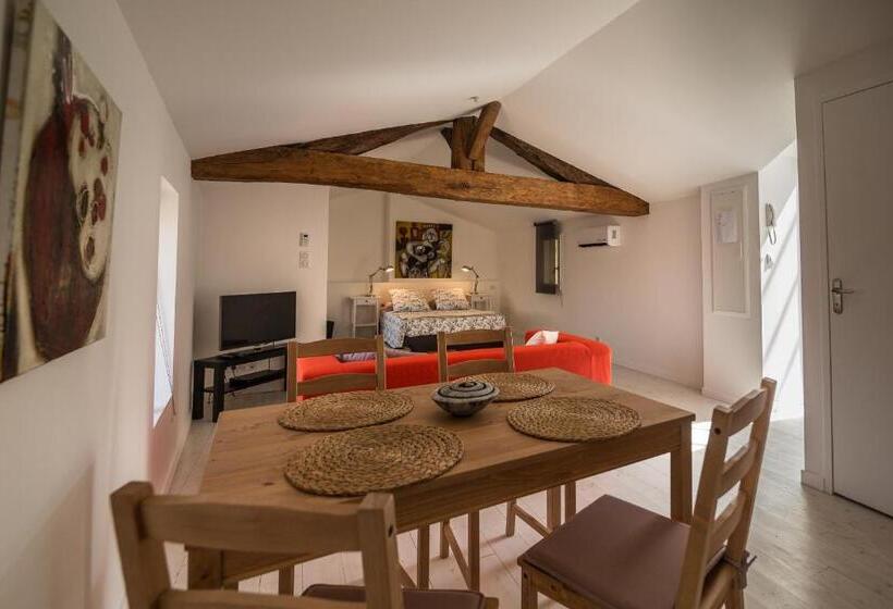 Студио Стандарт Вид на Сад, Villa St Simon