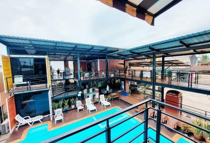 اتاق استاندارد, Retro Box Hotel Chumphon