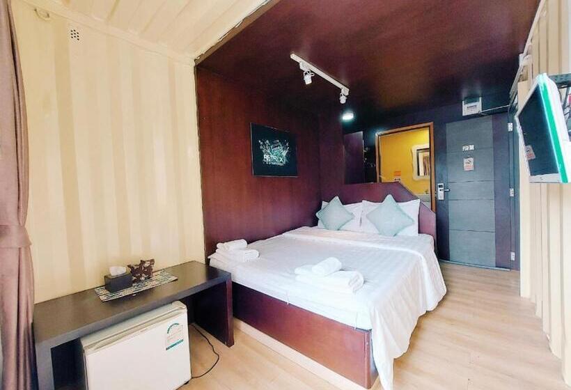 اتاق استاندارد, Retro Box Hotel Chumphon
