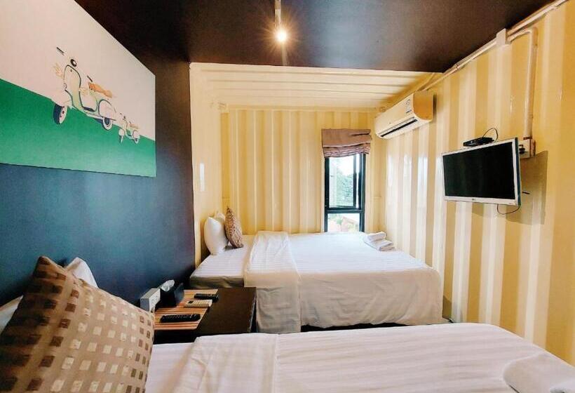 اتاق استاندارد, Retro Box Hotel Chumphon