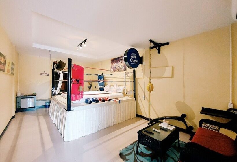 سوییت, Retro Box Hotel Chumphon