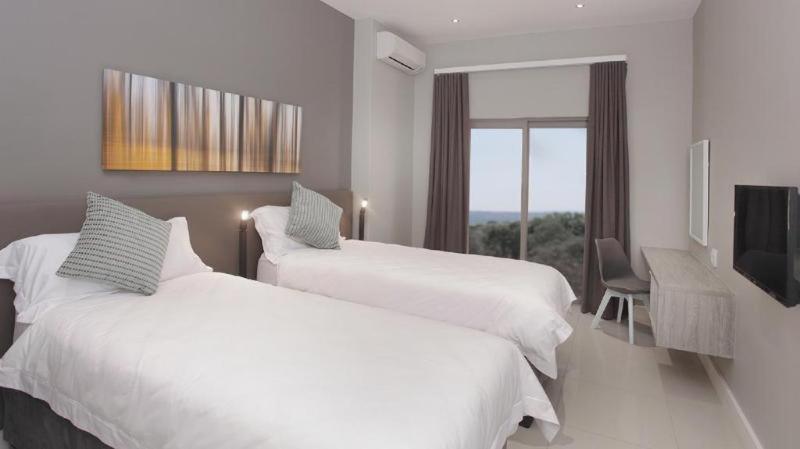 חדר סטנדרט, The Capital On Bath