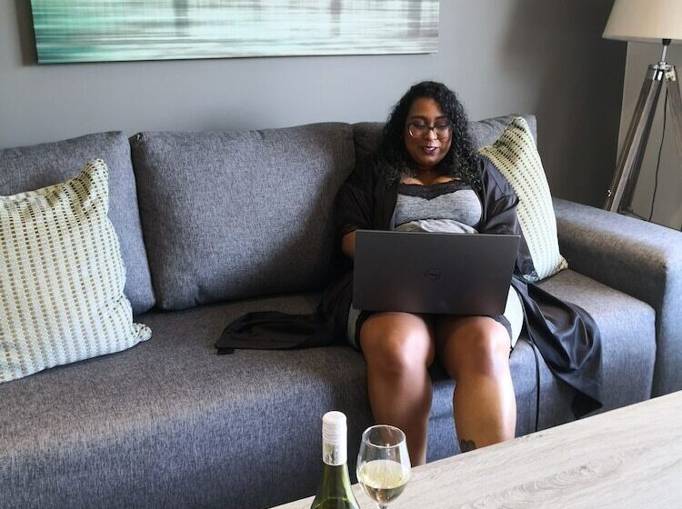 דירת חדר, The Capital On Bath