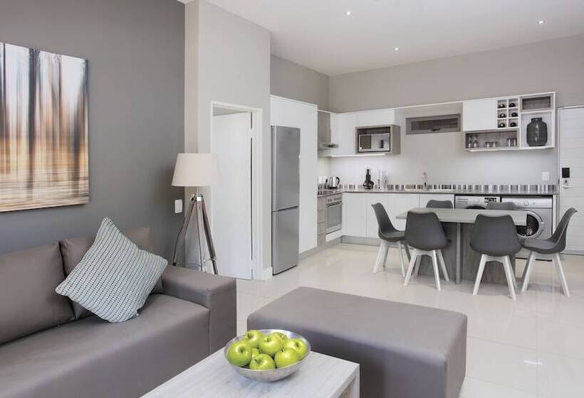 דירת חדר, The Capital On Bath