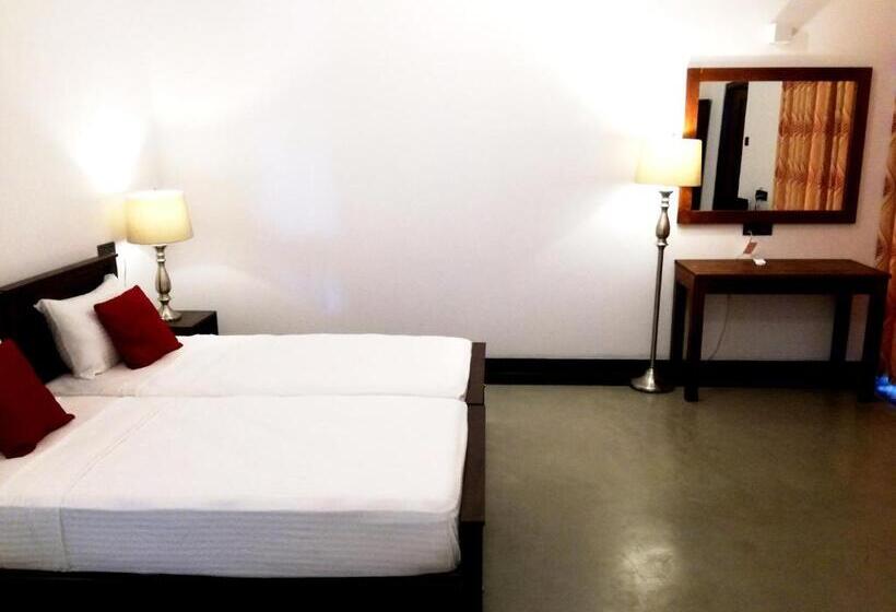 Трехместный Номер Deluxe, Hasara Hotel Galle