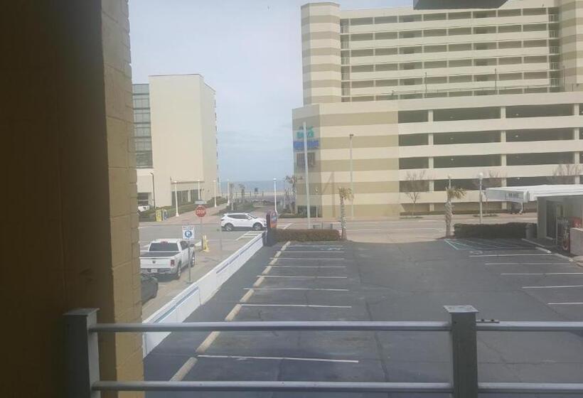 Стандартный Номер Кровать Кинг, Howard Johnson By Wyndham Virginia Beach At The Beach
