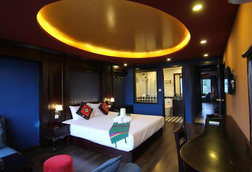 اتاق لوکس با چشم‌انداز شهر, Sapa House