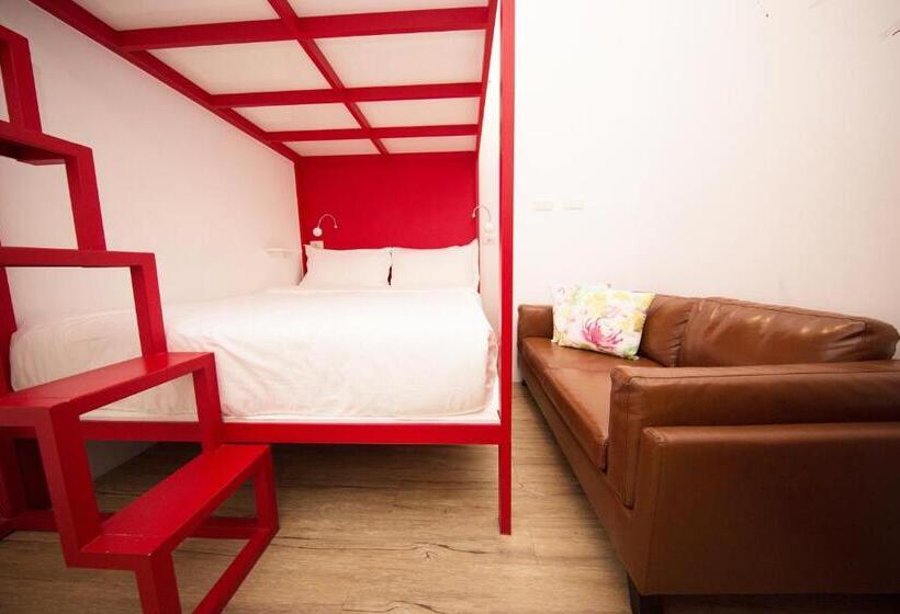 Economy Quadruple Room, Sleepbox Hostel