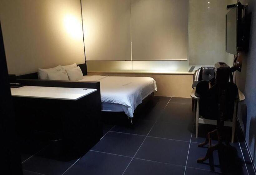Номер Deluxe, Almond Hotel Busan Station
