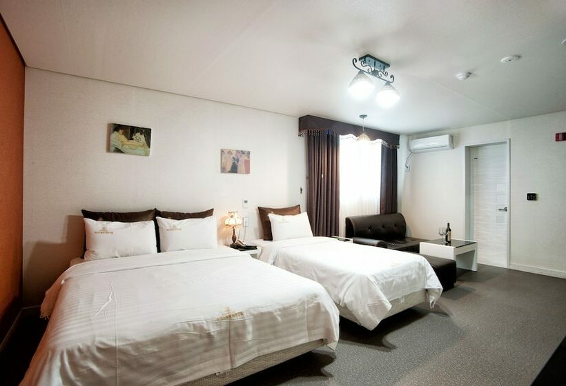 Quarto Deluxe, Benikea Technovalley