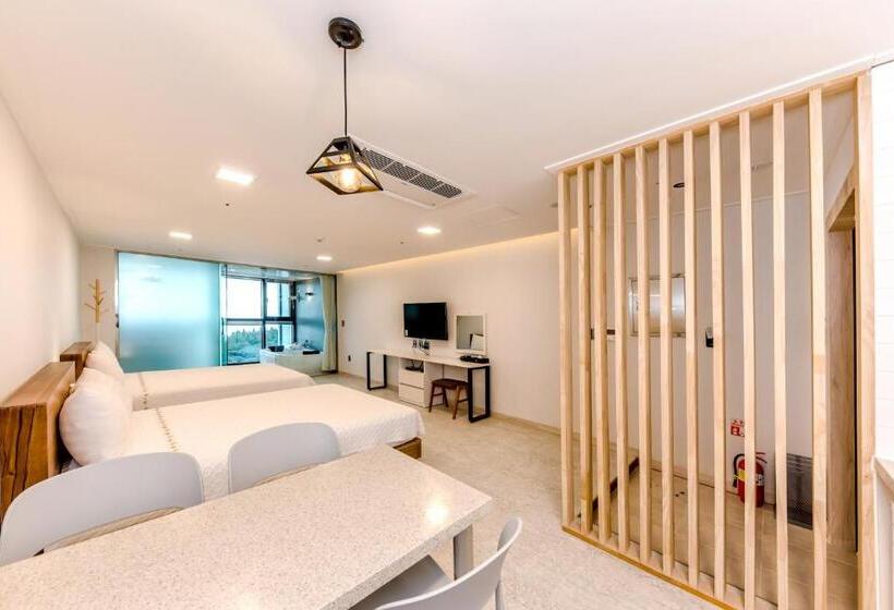 Номер Стандарт 2 Двуспальные Кровати, Jeju I Ve Hotel & Resort