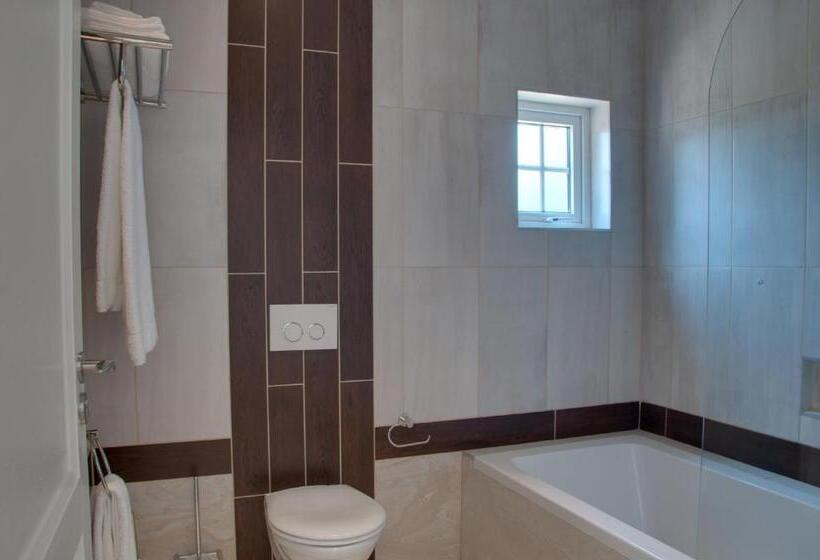 استودیوی استاندارد, Ilanda Guest House