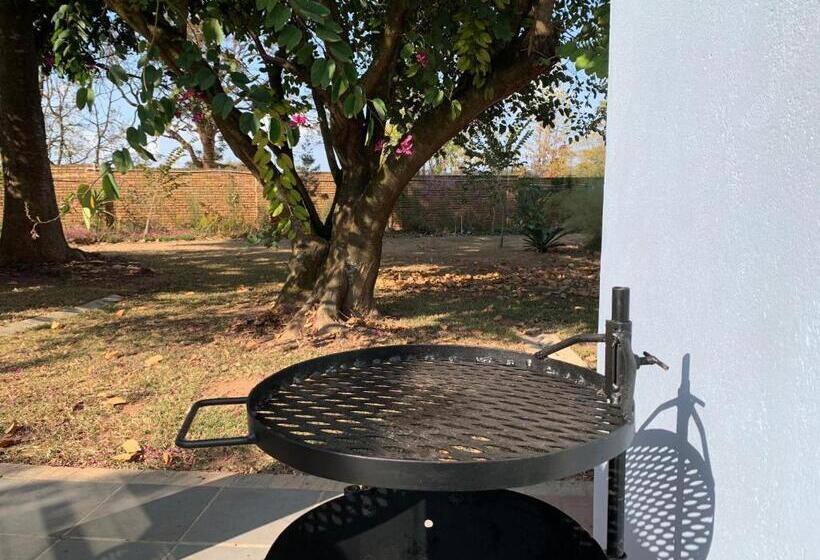 سوییت خانوادگی, Ilanda Guest House