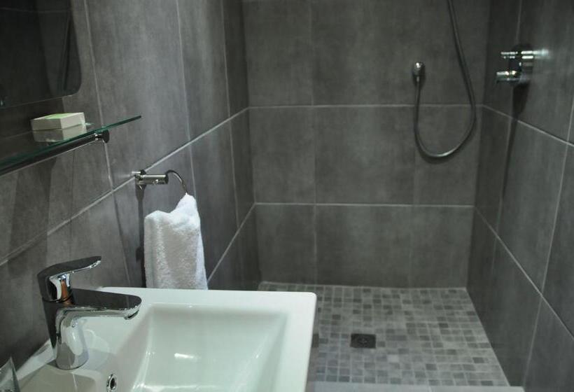 اتاق استاندارد سه نفره, Ilanda Guest House