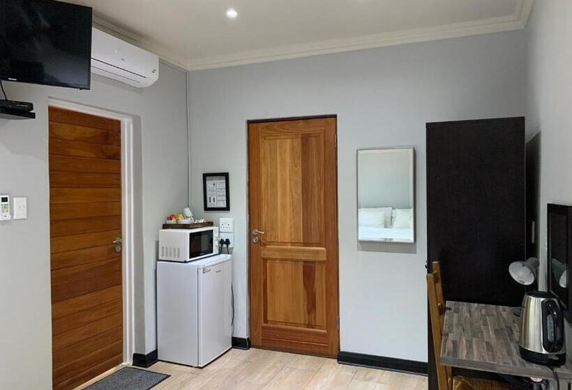 اتاق استاندارد سه نفره, Ilanda Guest House