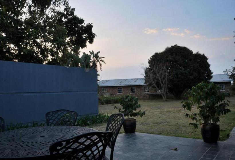 اتاق خانوادگی, Ilanda Guest House