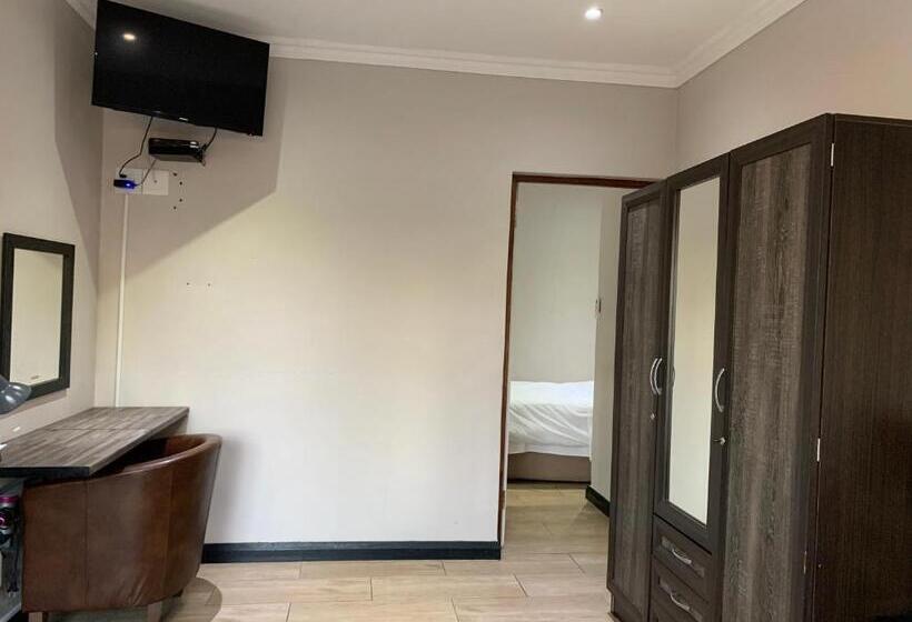 اتاق خانوادگی, Ilanda Guest House