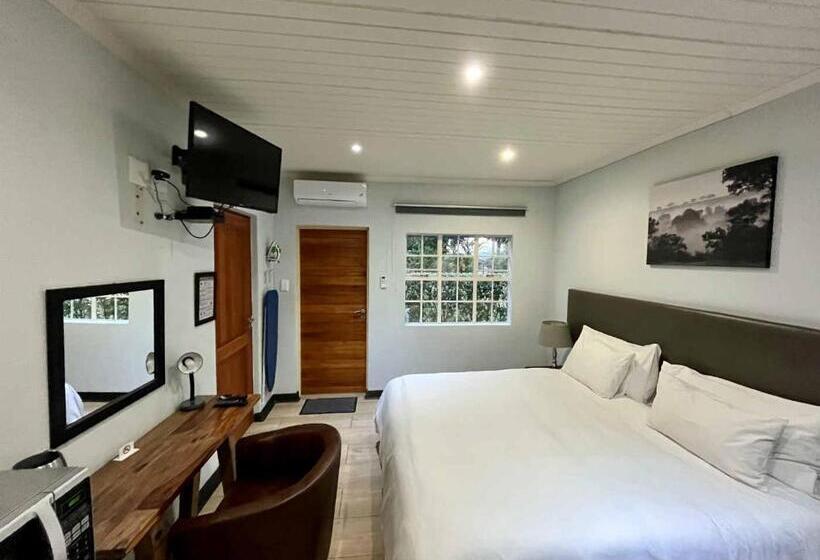 اتاق استاندارد سه نفره, Ilanda Guest House