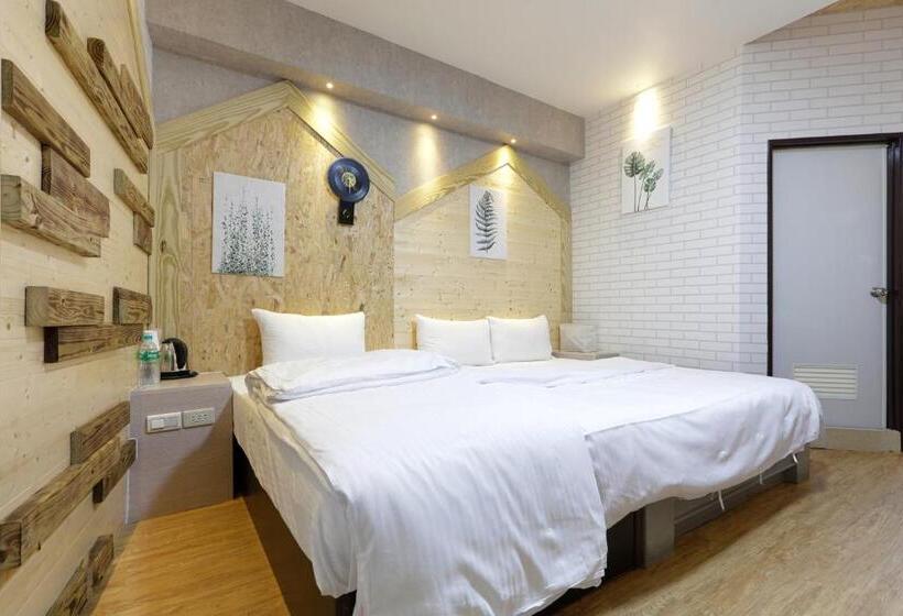 اتاق راحتی سه تخته, Tainan Inn