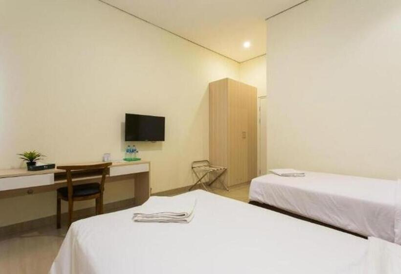 Номер Deluxe, Best Inn  Balikpapan