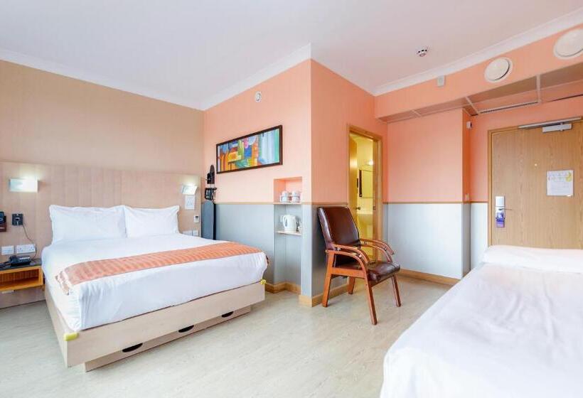Семейный Номер, Eurotraveller Hotel   Premier   Harrow