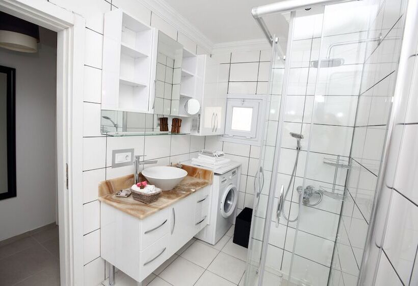2 Bedroom Apartment, Patika Suites