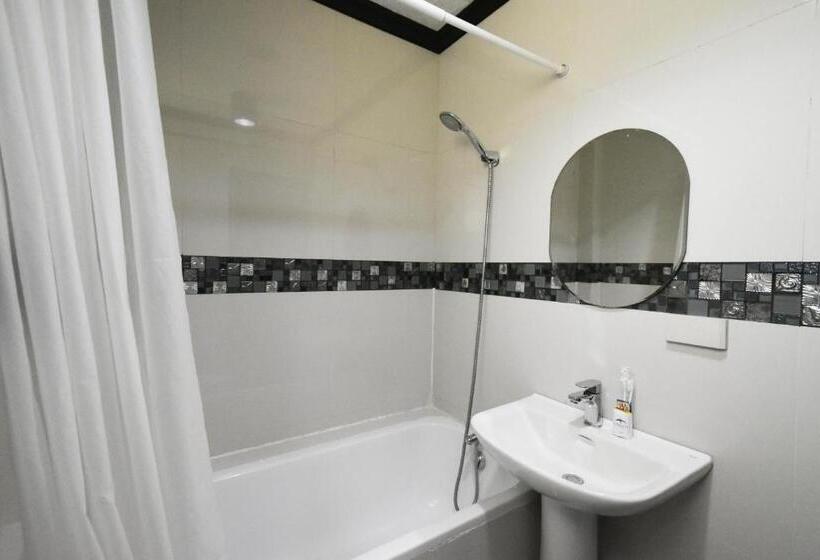 Standardrum King Size Säng, Swiftlets Inn