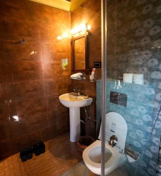 اتاق خانوادگی با چشم‌انداز باغ, Sapana Village Lodge
