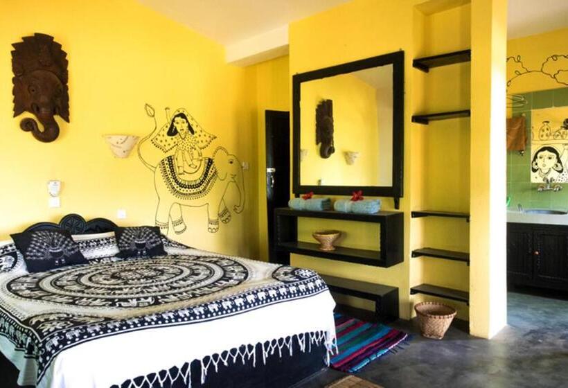 اتاق لوکس با تخت بزرگ, Sapana Village Lodge