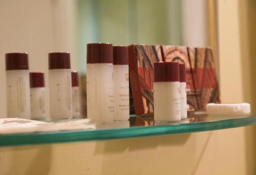 اتاق اکونومی, B&b Art Suite Santa Brigida