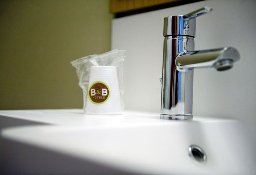 Номер Стандарт Адаптированный для Инвалидов, B&b Hotel Paris Le Bourget