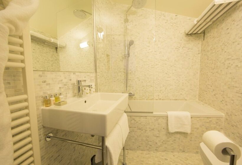 Номер Стандарт, Hôtel De La Villeon