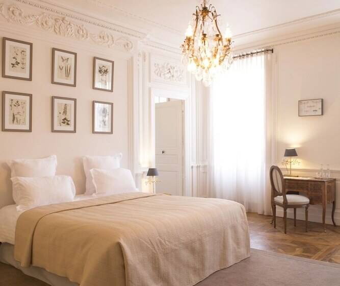 Люкс Престиж, Hôtel De La Villeon