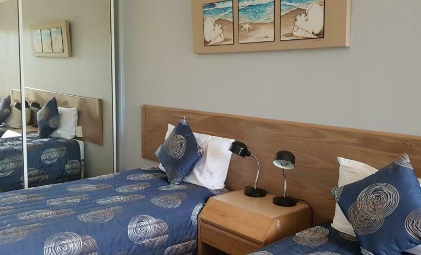 스탠다드 룸, Rainbow Sands Resort