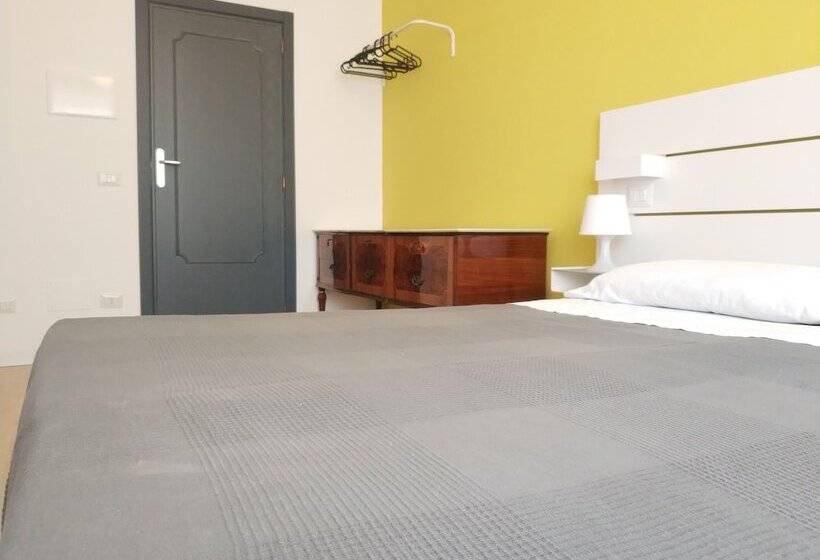 スタンダードトリプルルーム, B&b Via Nazionale