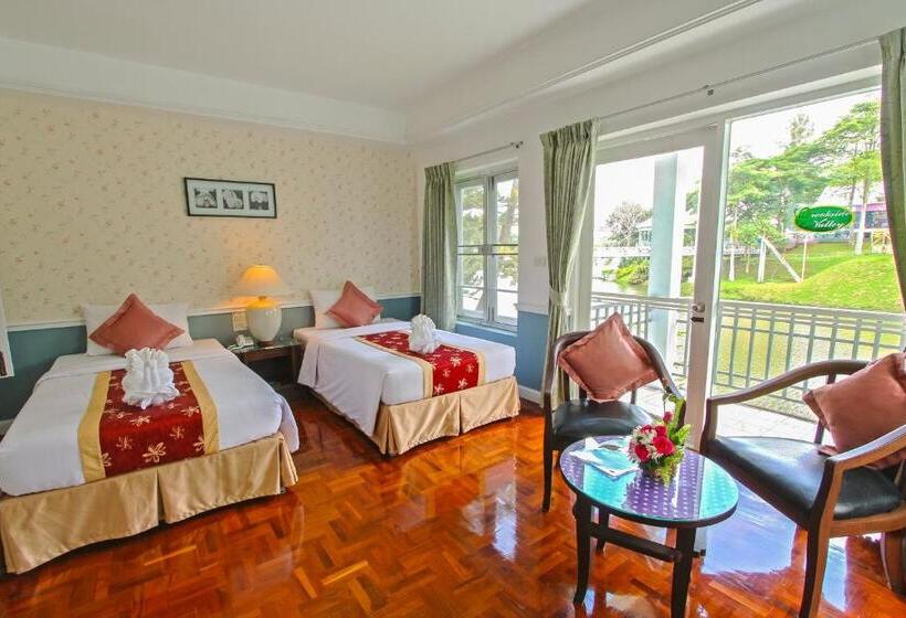 اتاق لوکس با چشم‌انداز دریاچه, Brookside Valley Resort
