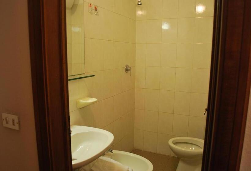 غرفة قياسية, Albergo Smeraldo