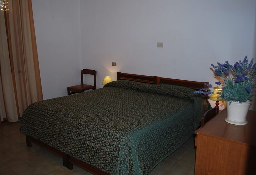 غرفة قياسية فردية حمام مشترك, Albergo Smeraldo